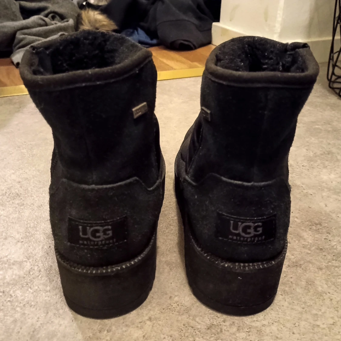 Uggs svarta dry tech  - 91