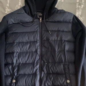 Polo Raplh lauren cardigan jacka - Säljer min snygga polo Ralph lauren cardigan då den inte riktigt passar mig