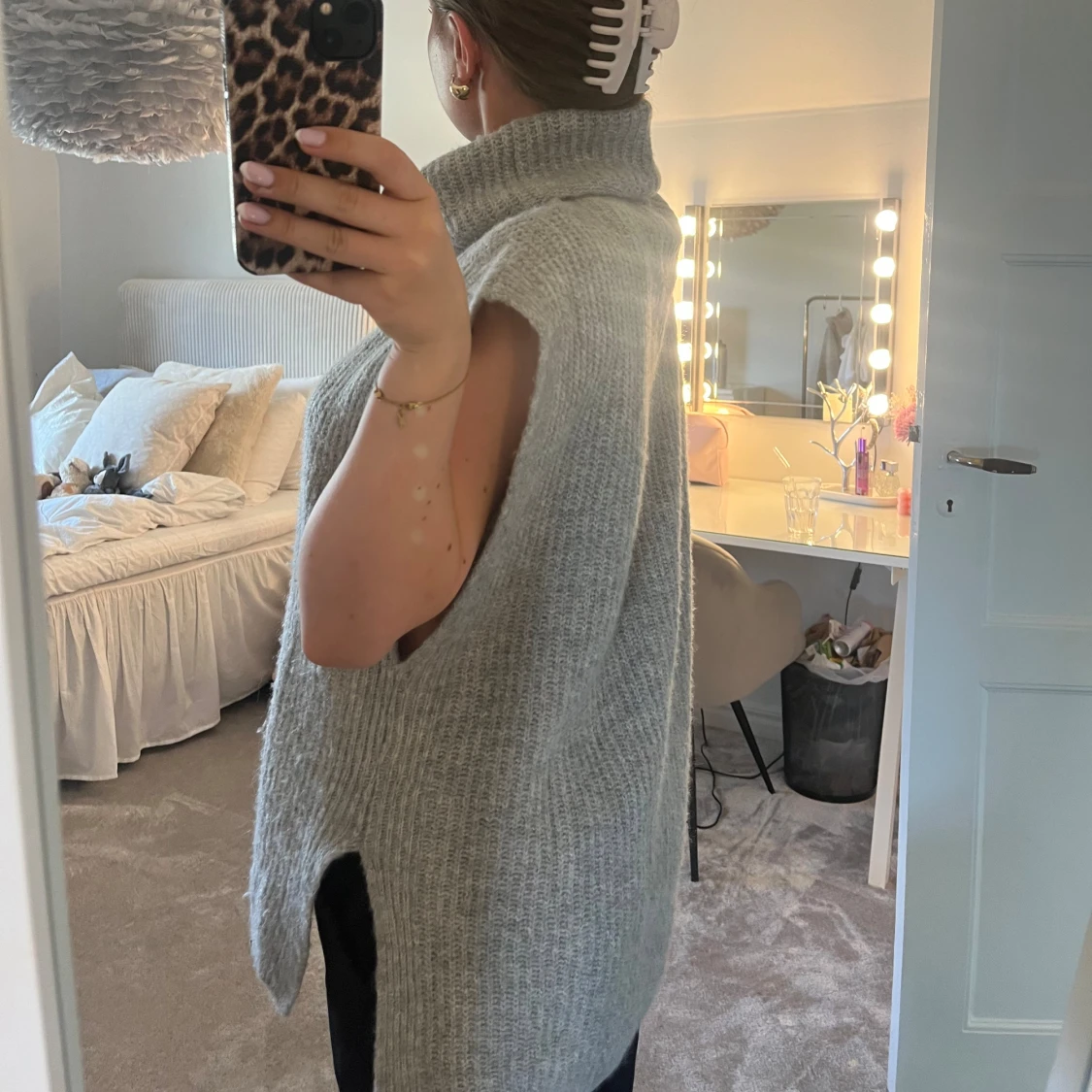 Grå stickad tröja med polokrage - 90