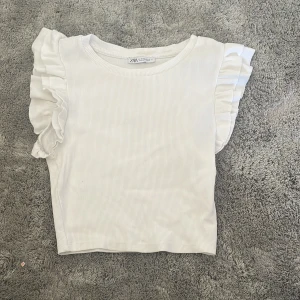 Vit zara tröja  - Storlek S knappt använd 
