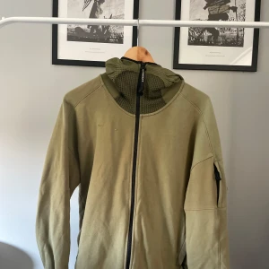 C.P Company kofta - Hoodie med zip från C.P Company 