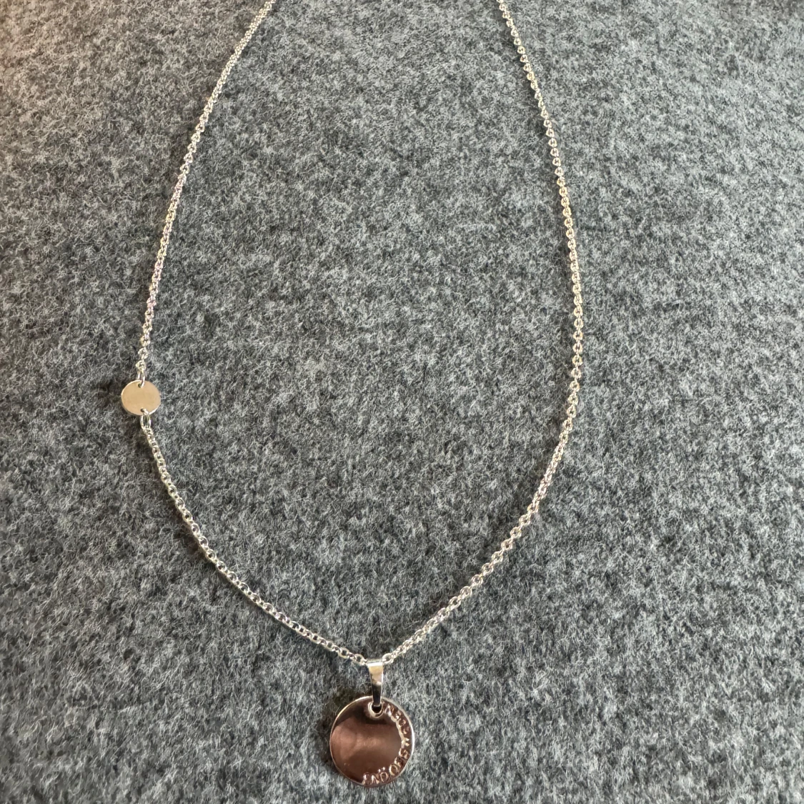 Nytt silverhalsband från SNÖ