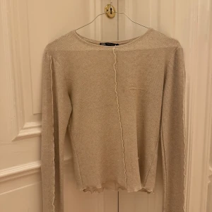 Jättefin tröja - En så snygg och cool topp som man kan ha när som helst, köpt på zara! Men har inte kommit till användning så mycket