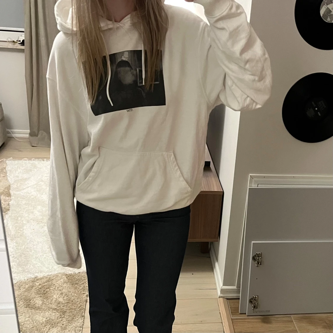 Vit hoodie med tryck - 2