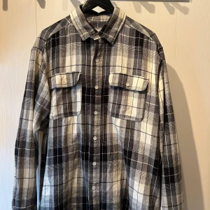 Vailent flanellskjorta, XL - Vailent Multicolor Skjorta. Använd ett antal gånger. Men som helt ny. Storlek XL