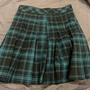 Kjol - Köpte kanske 2021, nästan aldrig använt 