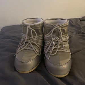 Moon boots låga  - Intresse koll, köpta förra året men fåtalet använda 🩷i väldiga bra skick! 