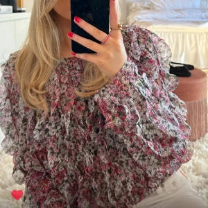 Blommig blus HM - HM k samarbete med exklusive designer, superfin