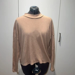 Tröja beige  - Från HM, strl M