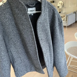 Kappa från only  - Knappt använd därmed super bra skick❤️den är helt slutsåld o köpt för runt 700❤️