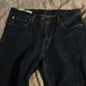 Levis jeans  - Använda ett fåtal gånger. Storlek W31 L32