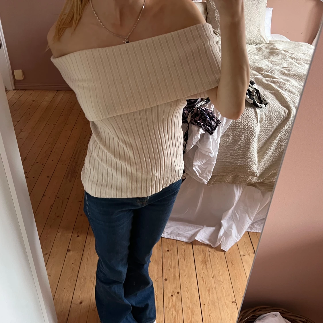 Offshoulder topp stickad  - 90