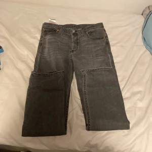 Lewis 501 - Strlk 16a. Jätte bra skick aldrig använda förutom när ja testade dom, annars äre ba o komma privat om mer frågor osv 