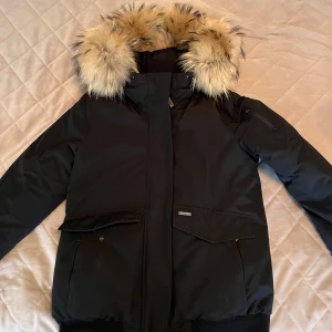 Woolrich vinterjacka  - Vinter jacka i storlek M men sitter som S   Nypris mellan 8000-9000kr