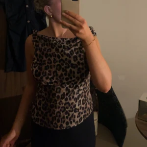 Leopard topp - Leopard topp i bra skick