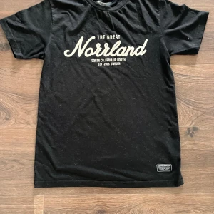 The Great Norrland  - The Great Norrland i storlek xxs. Noppor finns men fint skick.