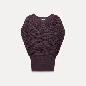 Stickad tröja - Säljer denna super söta stickade tröja från Zara. Aldrig använd, prislapp kvar. Slutsåld på hemsidan 