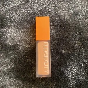 Huda beauty color corrector - Färgen peach