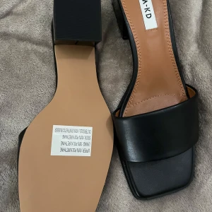 Skor - Helt nya klackar från nakd, storlek 39, bara stått i garderoben 