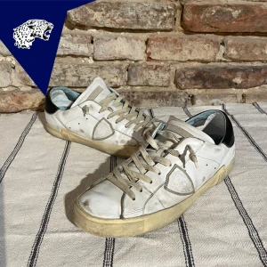 SNYGGA PHILIPPE MODEL SKOR - Riktigt feta Philippe | Skick: 7,5/10 (slitningar från fabrik) | Strl: 43 | Nypris 3699kr -| Hör av dig om du undrar någonting!