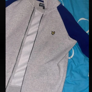 Lyle & scott kofta  - För liten därför säljs den. Pris kan diskuteras 