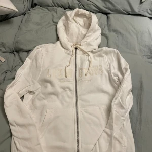 Lexington zip hoodie  - Lexington zip hoodie i storlek small till dam! Inga fläckar eller defekter på varan