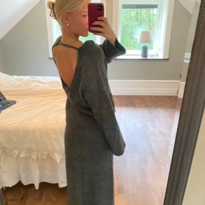 Stickat sett - Stickat sett från Gina! Finns inte kvar att köpa 🥰 Kjolen är i storlek S och tröjan XS