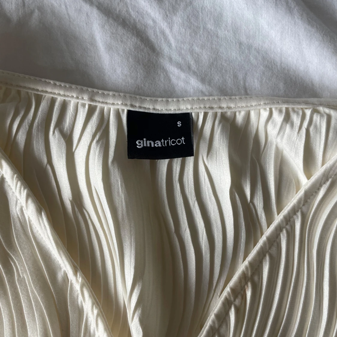 Ribbad vit blus - 93