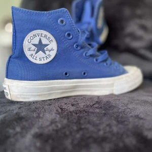 Convers storlek 38 brud klänning storlek 38/40 - Convers knappt använda 200 kr Brudklänning storlek 38/40 fler bilder finns från england 800 kr