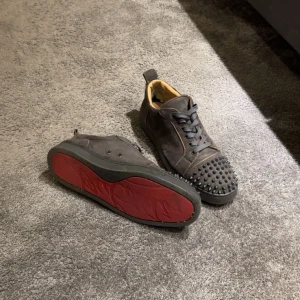 Loubs skor storlek 43 - Bra skick på skorna kom privat för flera bilder 