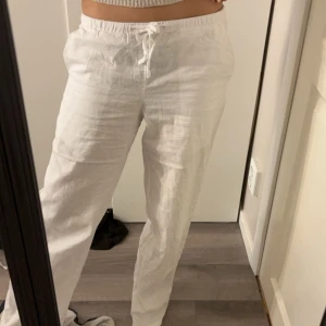 Linnebyxor  - Från Gina Young i storlek 146/152, sitter som xs o är bra i längden för mig som är 160cm. Endast använda få gånger💘
