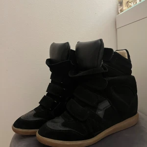 Isabel marant  - Helt oanvända, endast testade🥰har aldrig hittat tillfälle att använda dom bara🫶🏻