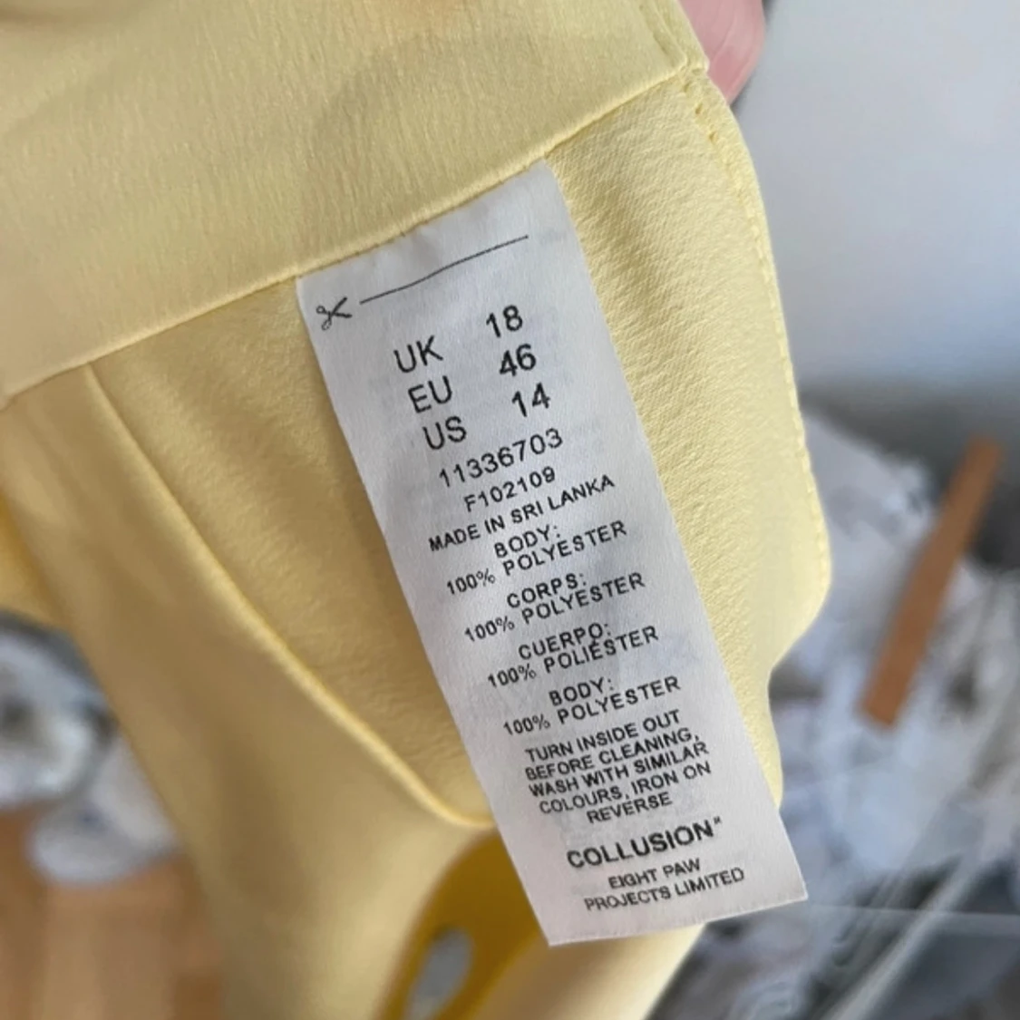 Topp med knyte i rygg - 91