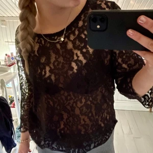 Svart Spetströja  - Perfekt till fest! 🎉 🙏