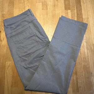 Puma golfbyxor - Storlek: 28/30 Skick: bra