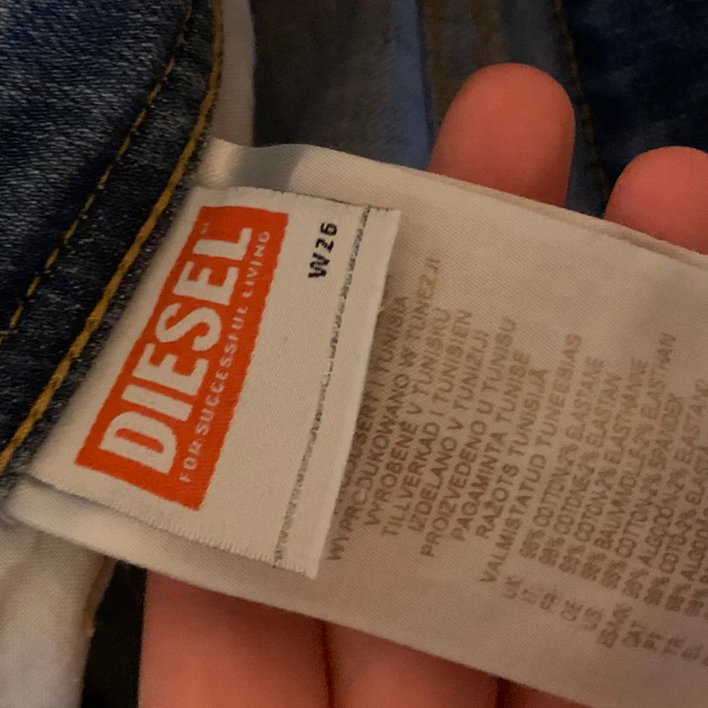 Bootcut jeans från diesel, modell D ebbey Bra skick, lite slitna längst ned. Alltid tvättade enligt instruktion. Storlek W26x32, motsvarar S Low waist. Jeans & Byxor.