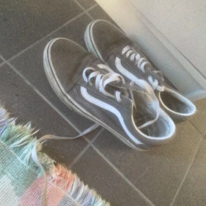 Vans  - Vans skor strl 39 grå