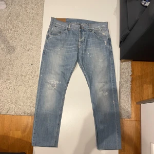 Dondup George - Storlek: 33 | Dondup George | Nypris: 3000kr | Skick: Väldigt bra