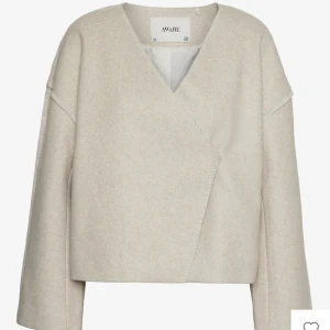 Kappa  - Superfin kappa från Vero Moda, knappt använd