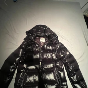 Moncler Maya - Säljer denna sprillans nya vinterjacka