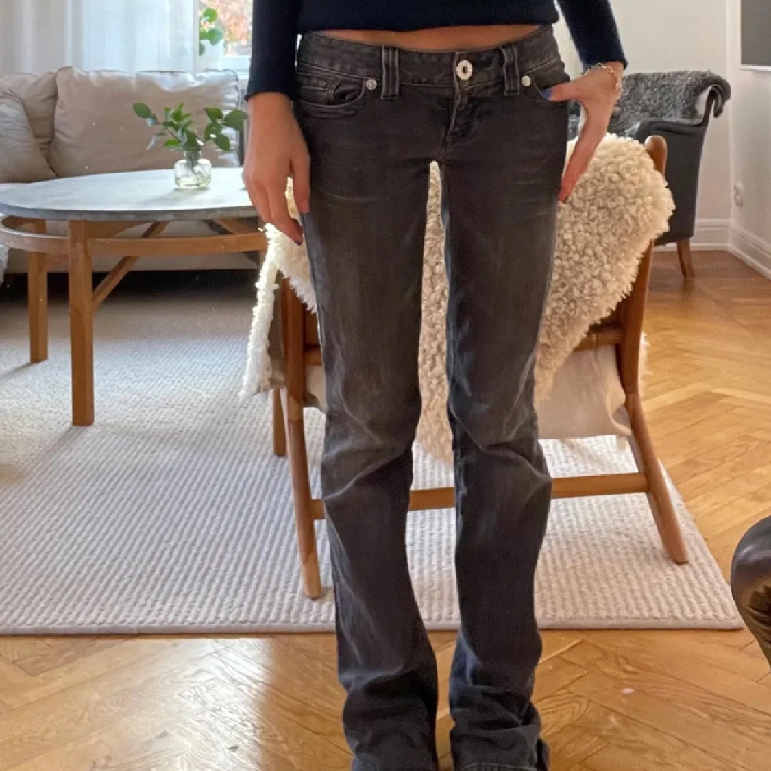 lågmidjade gråa guess jeans - 90