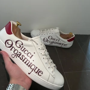 Gucci ace - Gucci skor | storlek 44,5 | nypris 7800 väldigt ovanlig modell, mitt pris 2399 | inget og | näst intill nyskick | hör av er vid frågor och funderingar!💫
