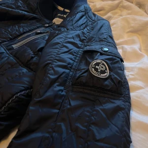 Pelle p jacka - Säljer min Pelle p jacka då jag har växt ur den. Jackan är S lite nopprig på armkanten därför kostar den 800(nypris ca 2200)