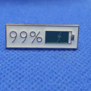 Pins - Batteri - Pins, Måttet på lås anordningen som syns på baksidan är ca 1.2 cm