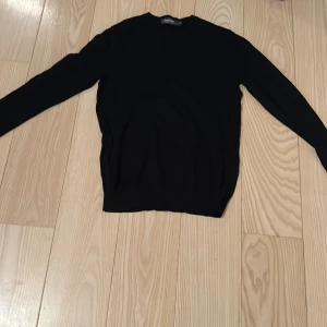 Dressmann tröja - Storlek M dressmann bra skicka använd fåtal ggr inga defekter!!