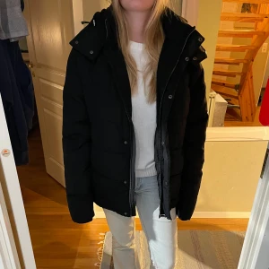 Dunjacka  - Mysig jacka från Cubus. Säljer för att jag rensar kläder.