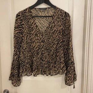 Mönstrad blus - Mönstrad blus i bra skick❤️