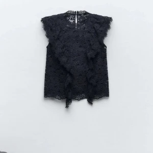 Zara blus  - En jätte och trendig zara blus som jag har bara haft på mig en gång i nyår kommer inte användas nån mer✨💕