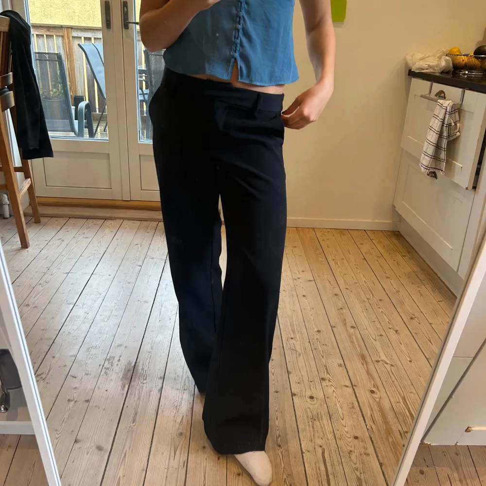 Jag har sytt upp dem så dem passar på mig som är 160 cm . Jeans & Byxor.