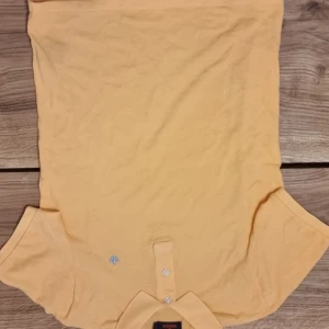 Orange piké från Morris - Säljer min piké från Morris då jag inte använder den. Den är helt oanvänd.  Skriv vid minsta intresse och priset är inte hugget i sten! Kolla även in min profil för massa bra märkeskläder!